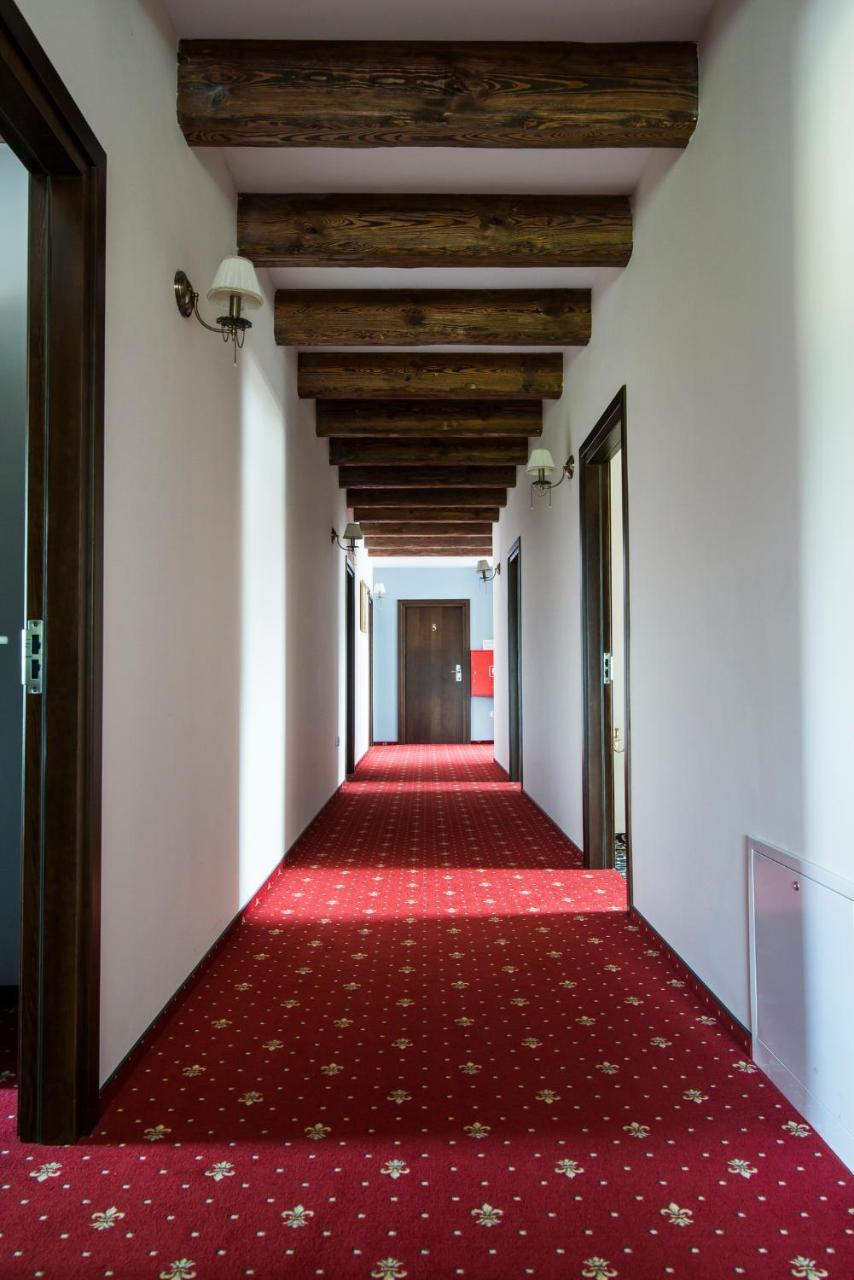 Pod Ksiecia Gorka Hotel Oleszyce Exterior photo